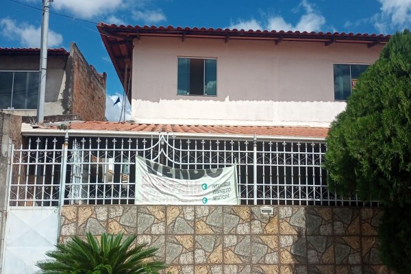 Casa + Apartamento + Barracão - Contagem