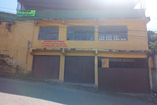 Lojas + Salão de festas + Apto em Ibirité